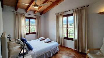 4 Schlafzimmer, Bügeleisen/Bügelbrett, kostenloses WLAN, Bettwäsche