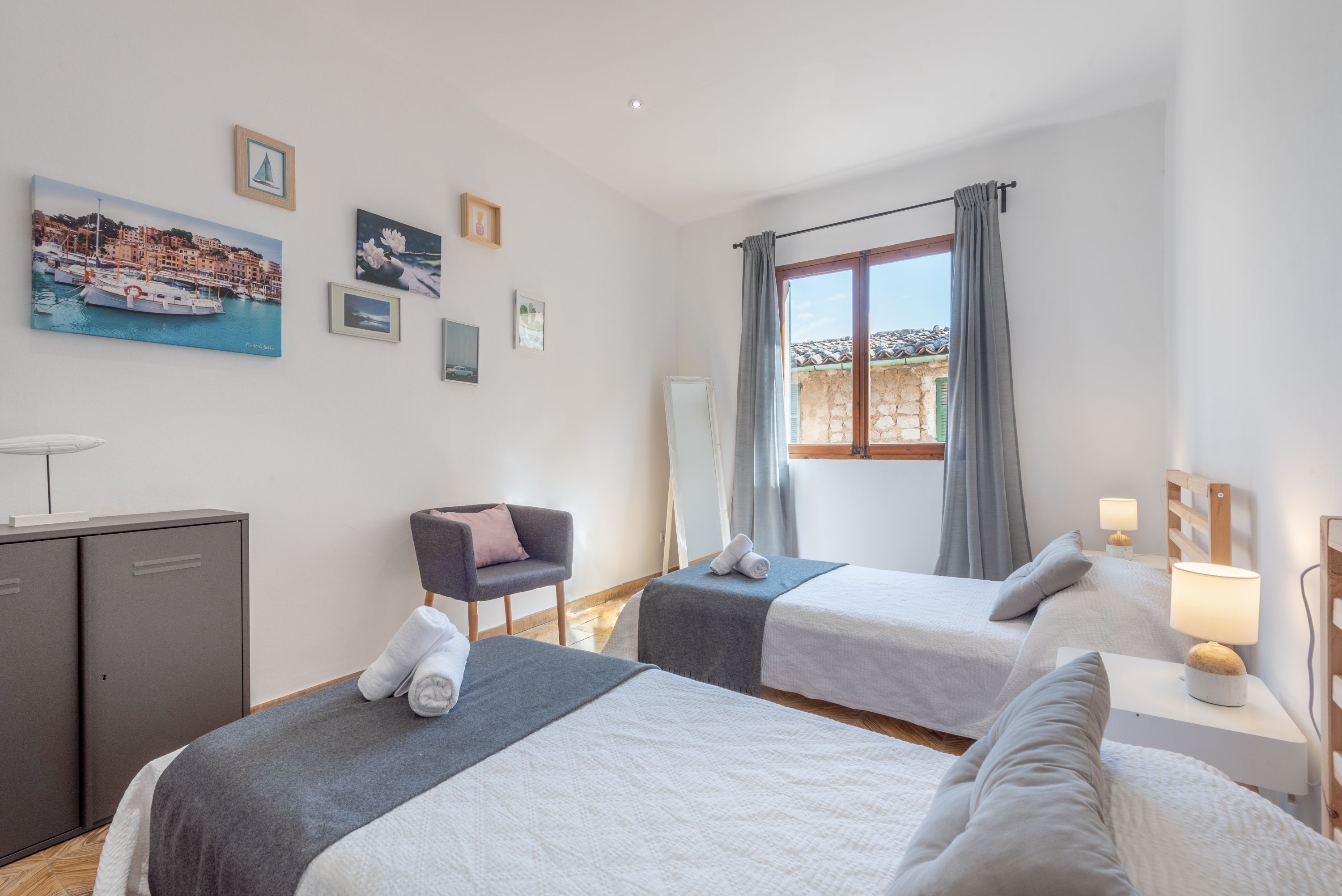 3 chambres, fer et planche à repasser, Wi-Fi gratuit, draps fournis