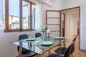 Dining - Traditional townhouse in the centre of Sóller. Air Conditioning & Wi-Fi (Sóller)