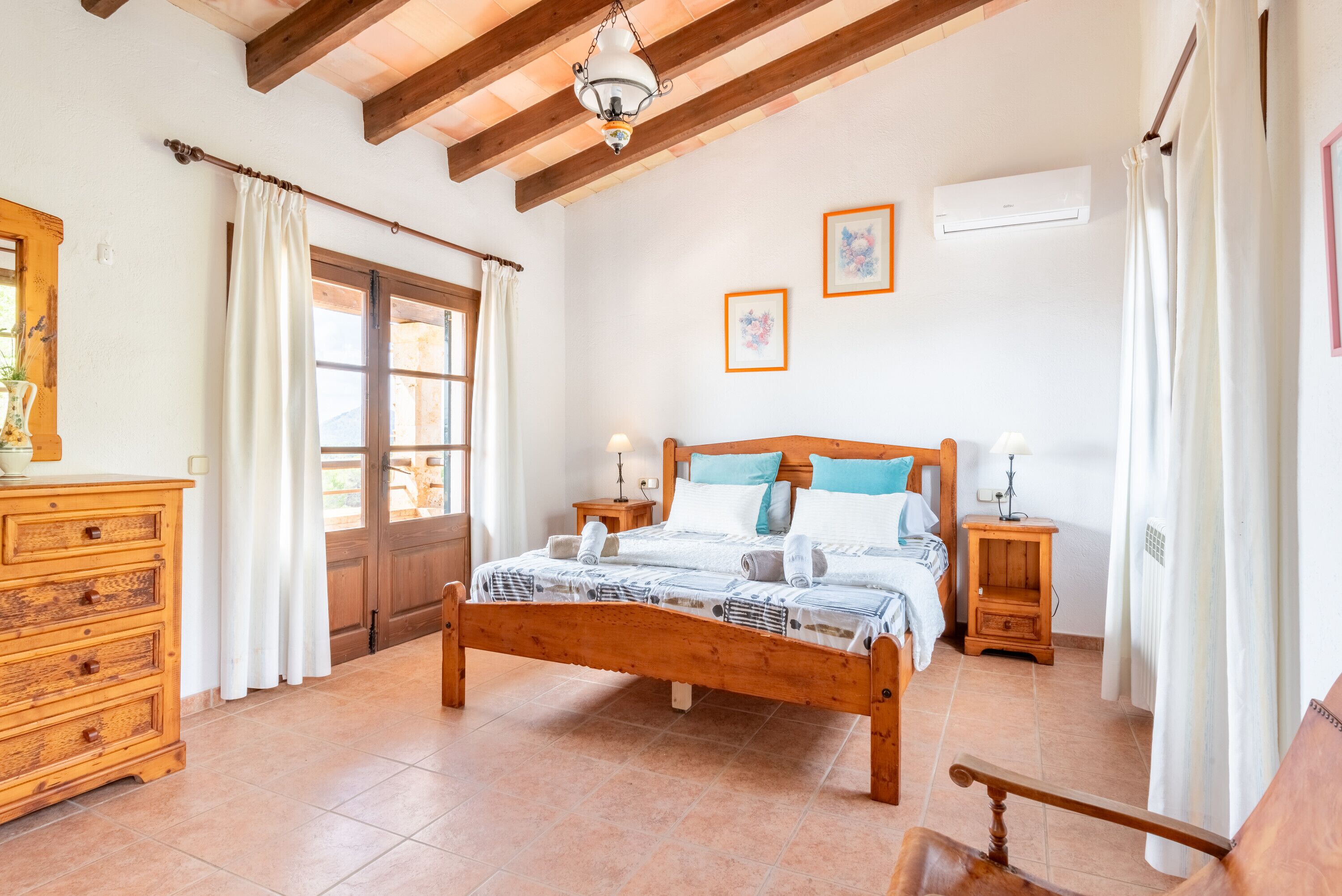 3 bedrooms, iron/ironing board, free WiFi, bed sheets