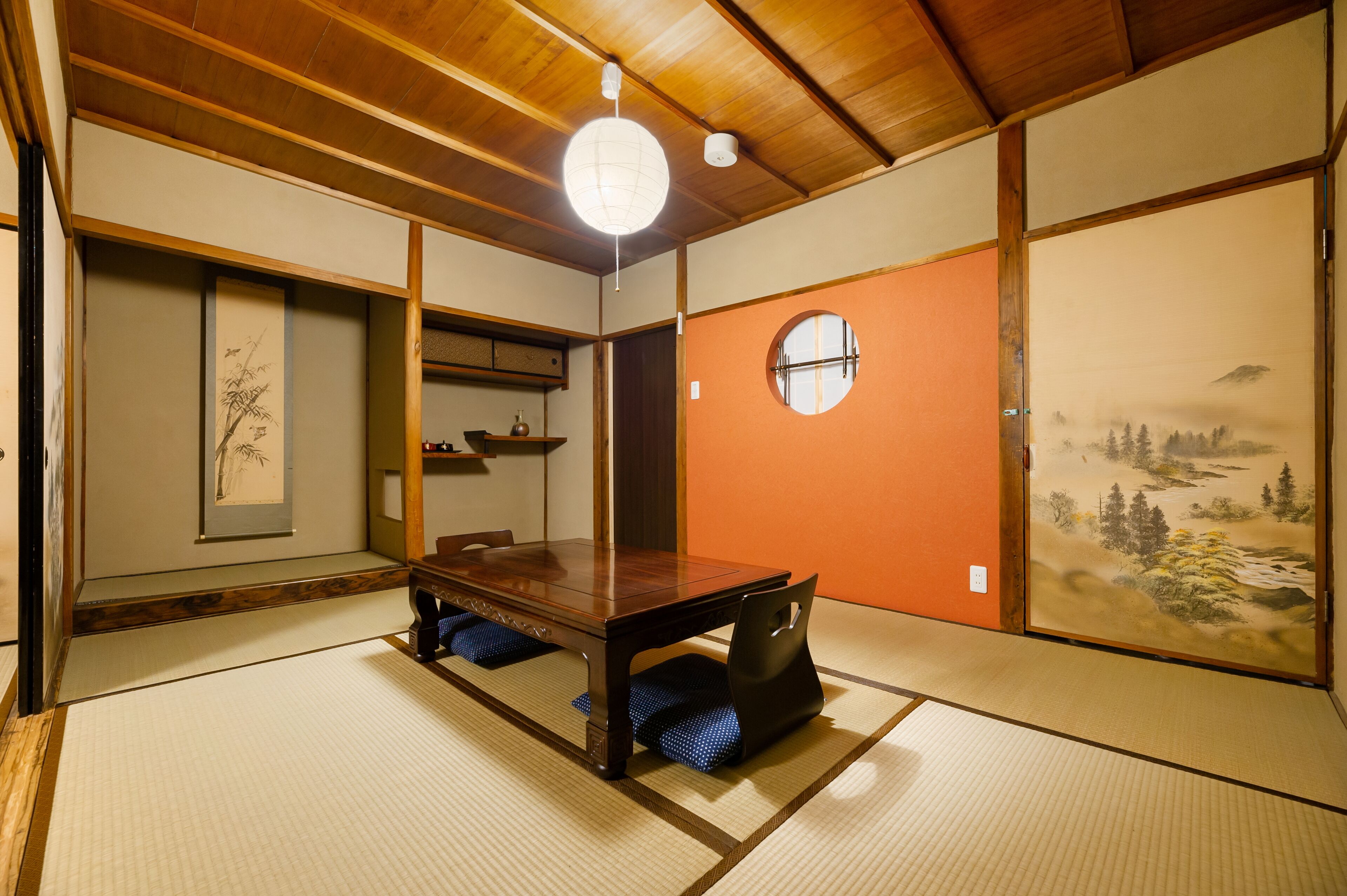 Private Vacation Home | 3 bedrooms, desk, free WiFi