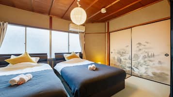 Private Vacation Home | 3 bedrooms, desk, free WiFi