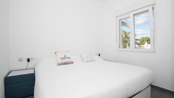 2 bedrooms, iron/ironing board, free WiFi, bed sheets