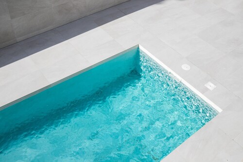 Modern Apartment "Marei 3" with Pool Access, Air Conditioning and Wi-Fi