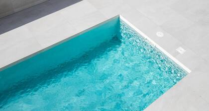 Modern Apartment "Marei 3" with Pool Access, Air Conditioning and Wi-Fi