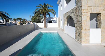 Modern Apartment "Marei 3" with Pool Access, Air Conditioning and Wi-Fi