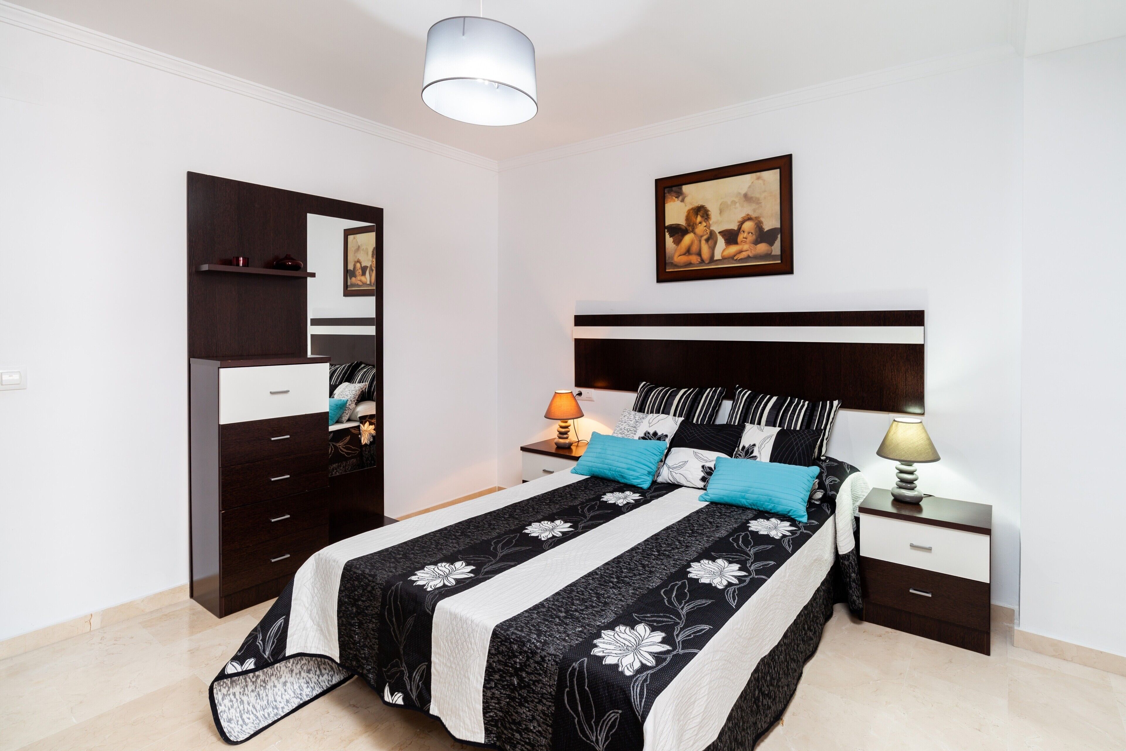 2 bedrooms, iron/ironing board, WiFi, bed sheets