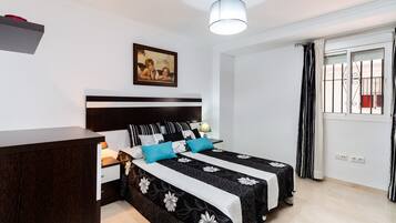 2 slaapkamers, een strijkplank/strijkijzer, wifi, beddengoed