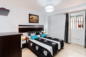 2 bedrooms, iron/ironing board, WiFi, bed sheets - Central Location with Andalusian Patio - Apartment Los Remedios (Vejer de la Frontera)