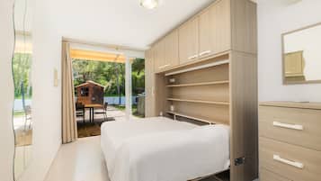 4 slaapkamers, een strijkplank/strijkijzer, gratis wifi, beddengoed