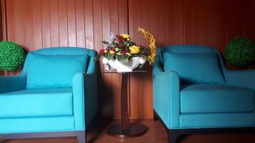 Télévision LED de 32 pouces avec chaßnes par cùble, télévision