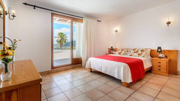 5 habitaciones, tabla de planchar con plancha y wifi gratis