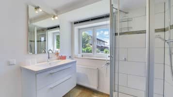 Shower, free toiletries, hair dryer, towels