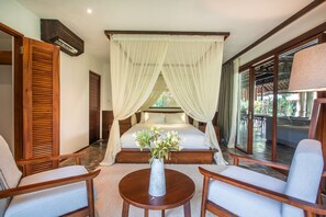 3 室のベッドルーム、WiFi (無料)、ベッドシーツ