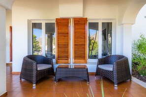 Terrace/patio - Beautiful Can Botana 1 with Garden, Terrace, Pool & Wi-Fi (Cala Sant Vicente)