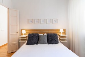 1 slaapkamer, een strijkplank/strijkijzer, gratis wifi, beddengoed