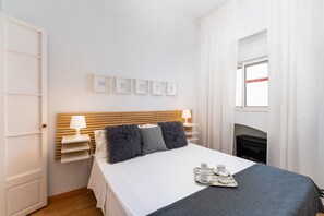 1 bedroom, iron/ironing board, free WiFi, bed sheets - Penthouse "La Torre de Menacho" Near the Beach with Rooftop Terrace and Sea Views (Cadiz)