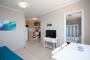 1 slaapkamer, een strijkplank/strijkijzer, gratis wifi, beddengoed