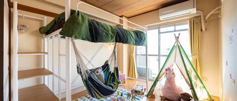 Apartment | 2 bedrooms, iron/ironing board, free WiFi