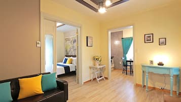 Værelse (Potsdam) | Opholdsområde | Fladskærms-tv