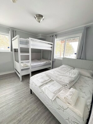 5 habitaciones, tabla de planchar con plancha y wifi gratis 