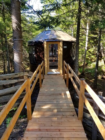 ESKER NATURE TWO BEDROOMS & MEZZANINE LAKE VIEW ACCESS TO SPA, SAUNA & YURT
