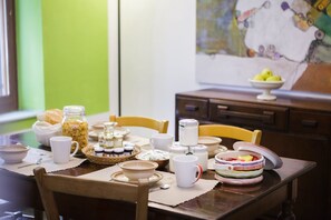 Dining - Cosy Holiday Home "La Pita" with Mountain View, Balcony, Fireplace and Wi-Fi (La Valle Agordina)