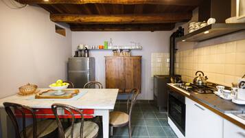 Réfrigérateur, four, plaque de cuisson, lave-vaisselle