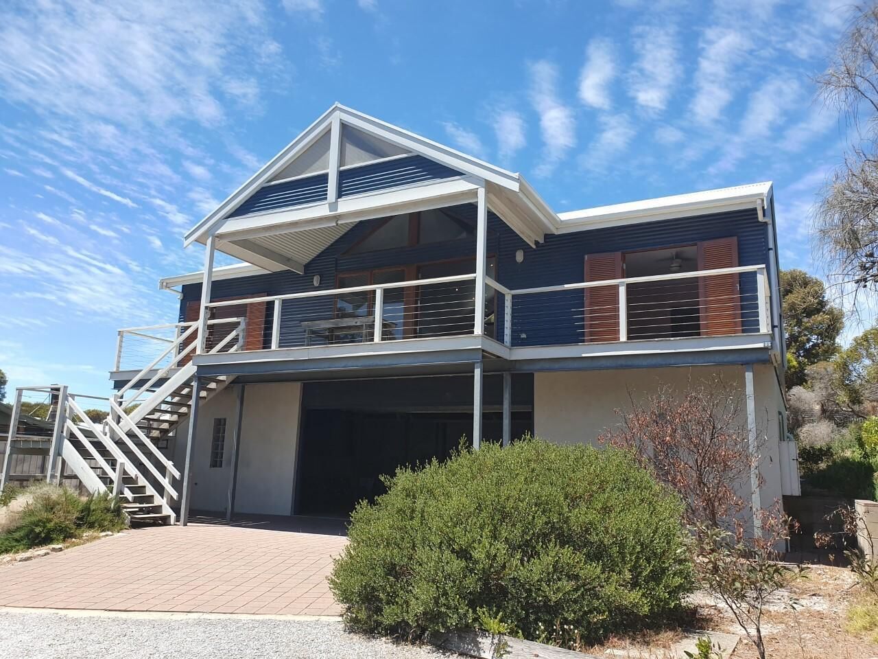 Top Deck - Very Comfortable two Story Holiday Home