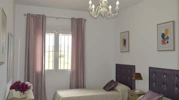 3 dormitorios, tabla de planchar con plancha, wifi gratis y ropa de cama