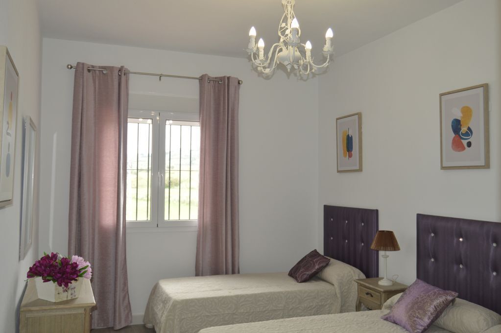 3 dormitorios, tabla de planchar con plancha, wifi gratis y ropa de cama