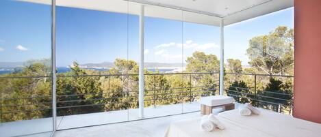 6 habitaciones, tabla de planchar con plancha y wifi gratis