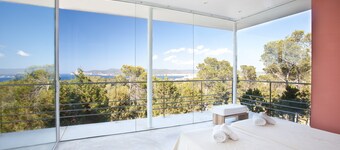 Villa ultramoderne avec piscine à débordement - Villa Es Calo