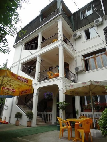 Gulnasi's Guesthouse