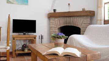 Televisio, takka, DVD-soitin