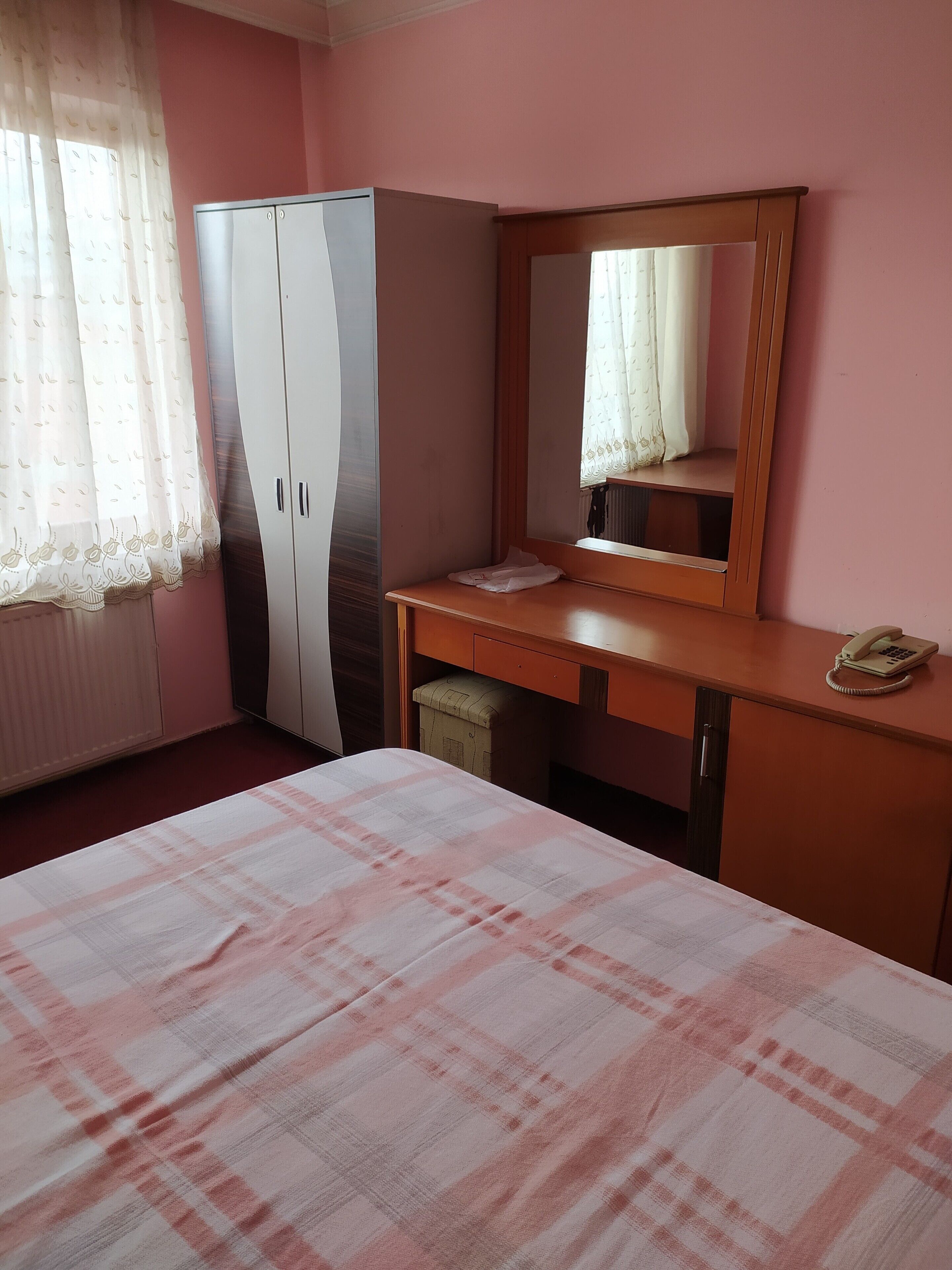 Suite | Wi-Fi gratis dan seprai linen