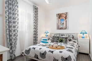 3 bedrooms, iron/ironing board, free WiFi, bed sheets