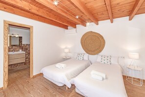 6 chambres, fer et planche à repasser, Wi-Fi gratuit, draps fournis