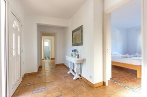 5 chambres, fer et planche à repasser, Wi-Fi gratuit, draps fournis