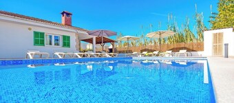 Villa Miquel, beautiful house with Pool near to the beach