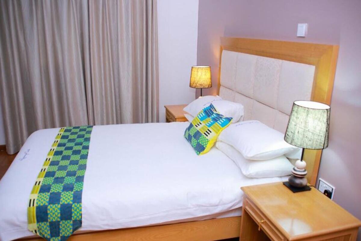 Standard Double Room | In-room safe, desk, laptop workspace, blackout drapes
