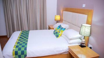 Standard Double Room | In-room safe, desk, laptop workspace, blackout drapes