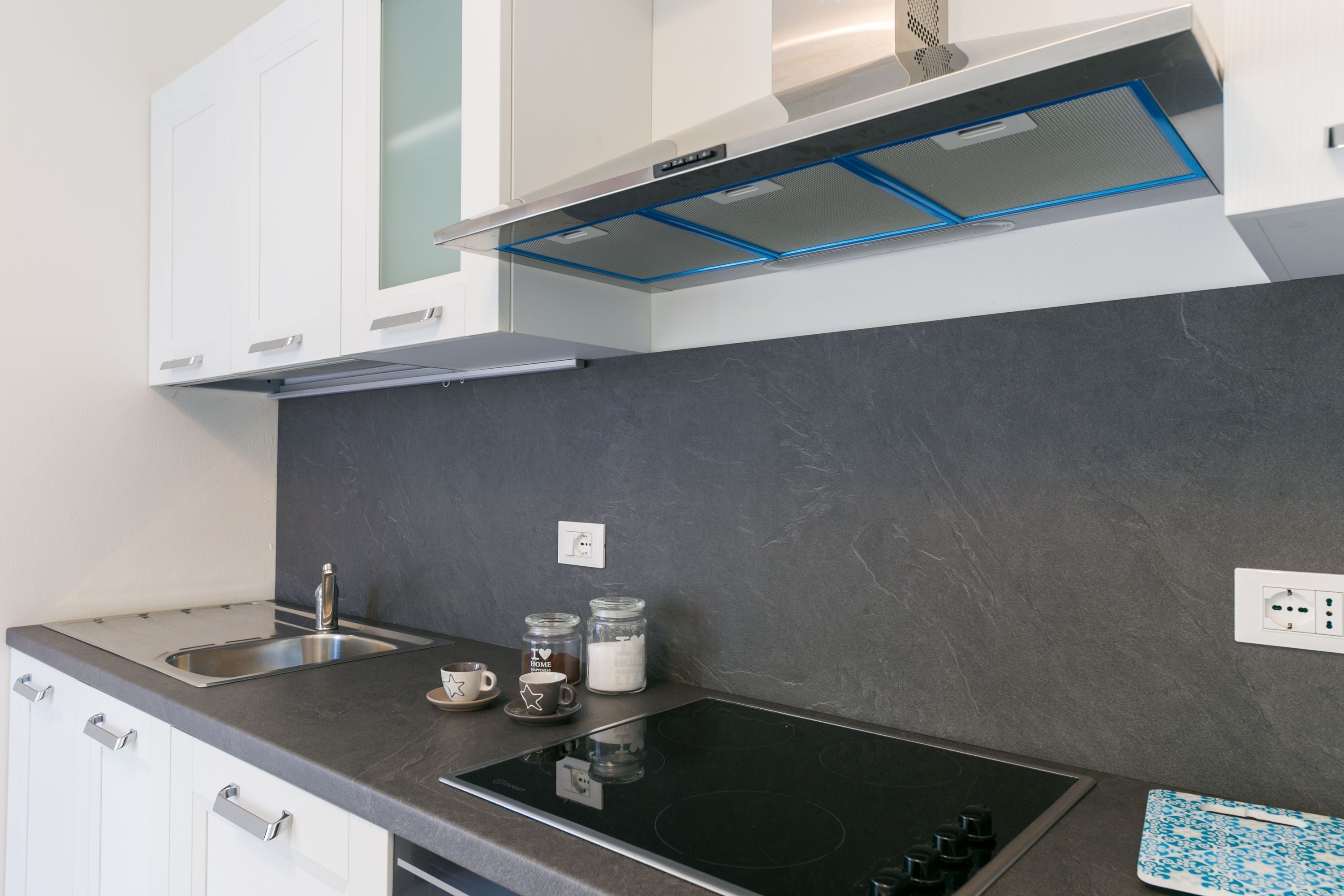 Kühlschrank, Ofen, Herdplatte, Hochstuhl