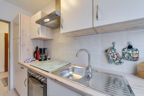 Kühlschrank, Ofen, Herdplatte, Geschirrspüler