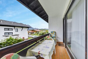 Outdoor dining - Charming Holiday Apartment “Ried Inzell” with Mountain View & Wi-Fi; Parking Available (Inzell)