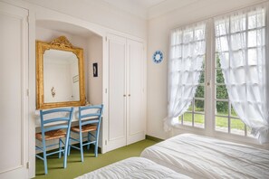 4 Schlafzimmer, Bügeleisen/Bügelbrett, kostenloses WLAN