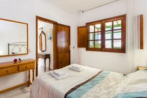 3 bedrooms, free WiFi, bed sheets