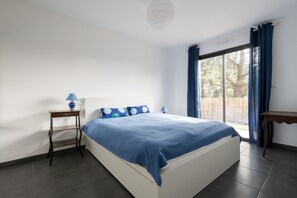 2 bedrooms, iron/ironing board, free WiFi