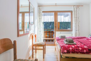 1 bedroom, iron/ironing board, free WiFi, bed sheets - Apartment 'C èsa Sot Rodela - Sas Piat' with Mountain View, Balcony and Wi-Fi (Campitello di Fassa)