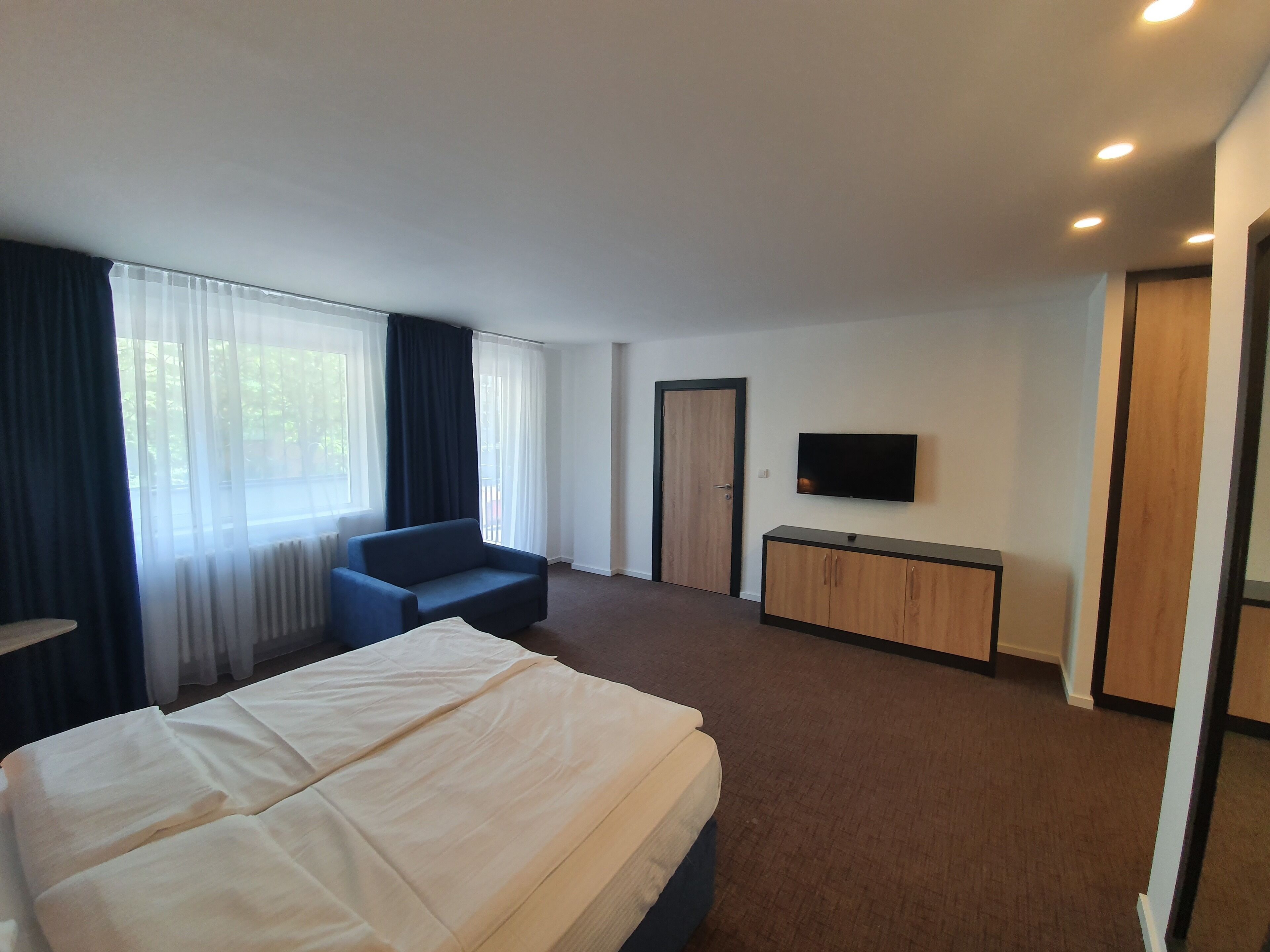 Photo - Premium Crown Suites